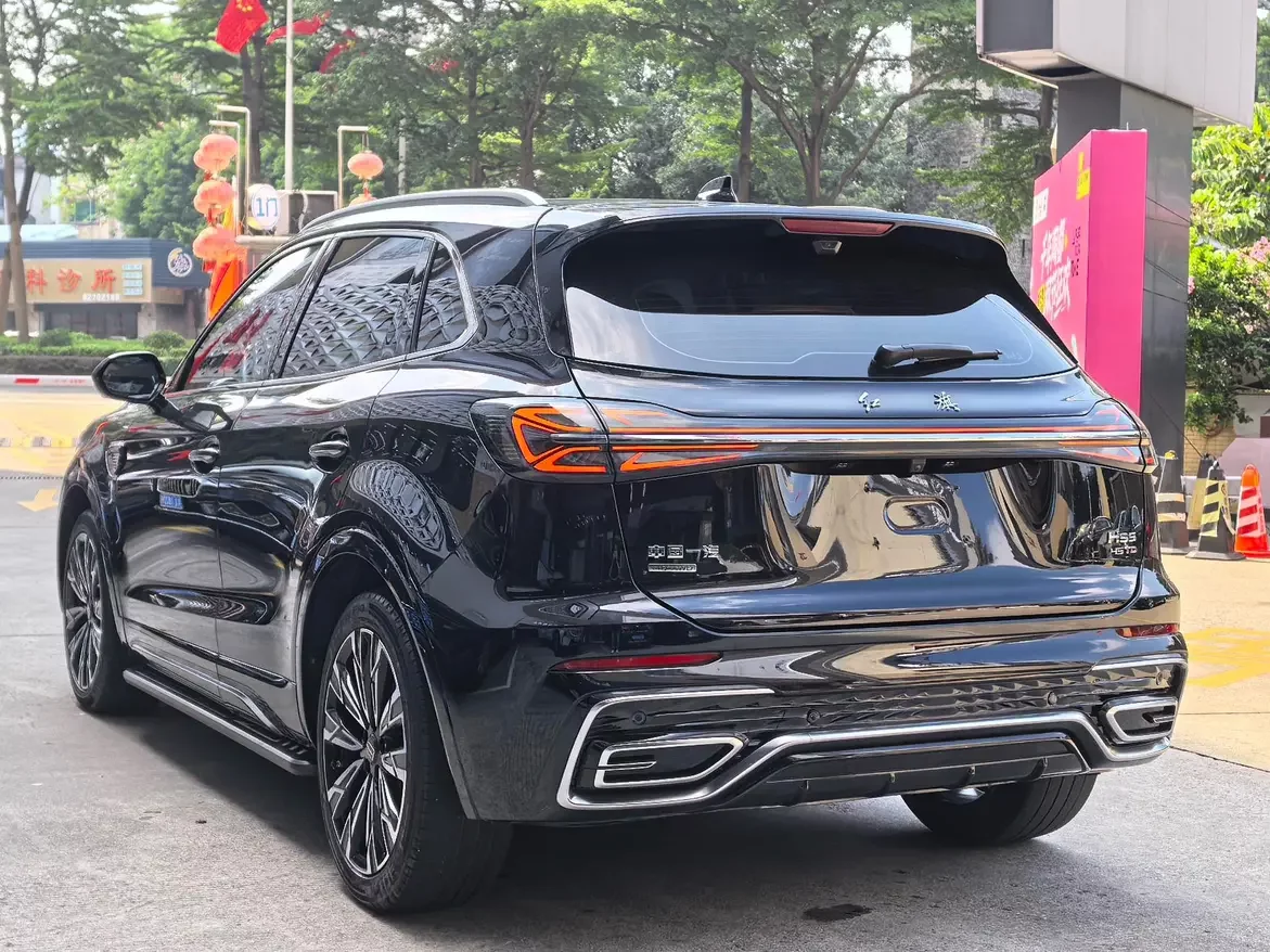 Hongqi HS5