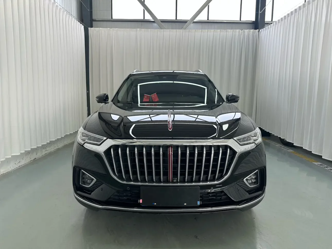 Hongqi HS5