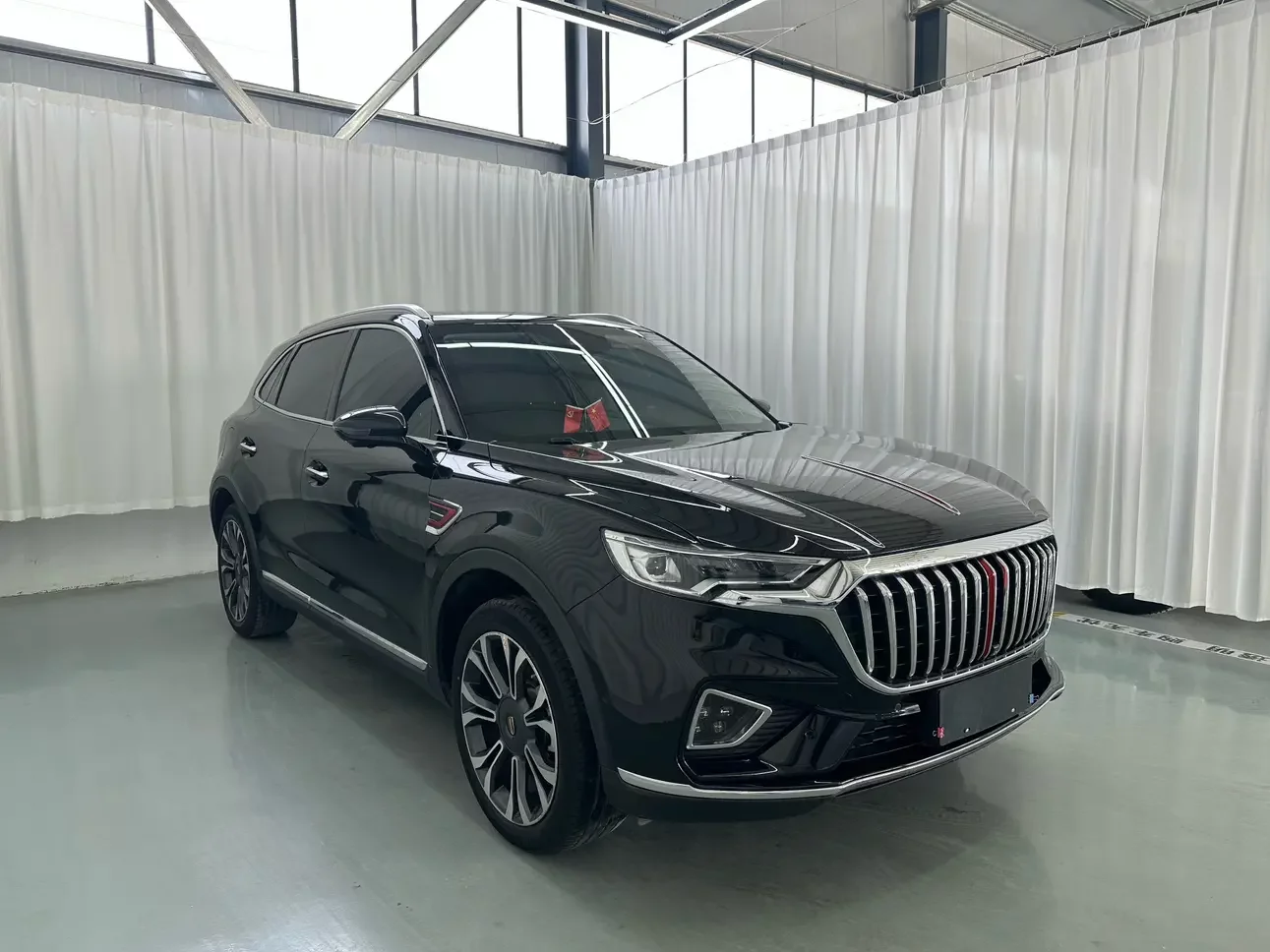 Hongqi HS5