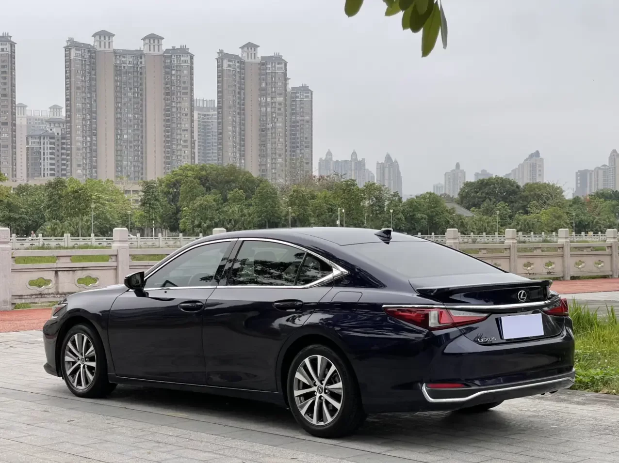 Lexus ES