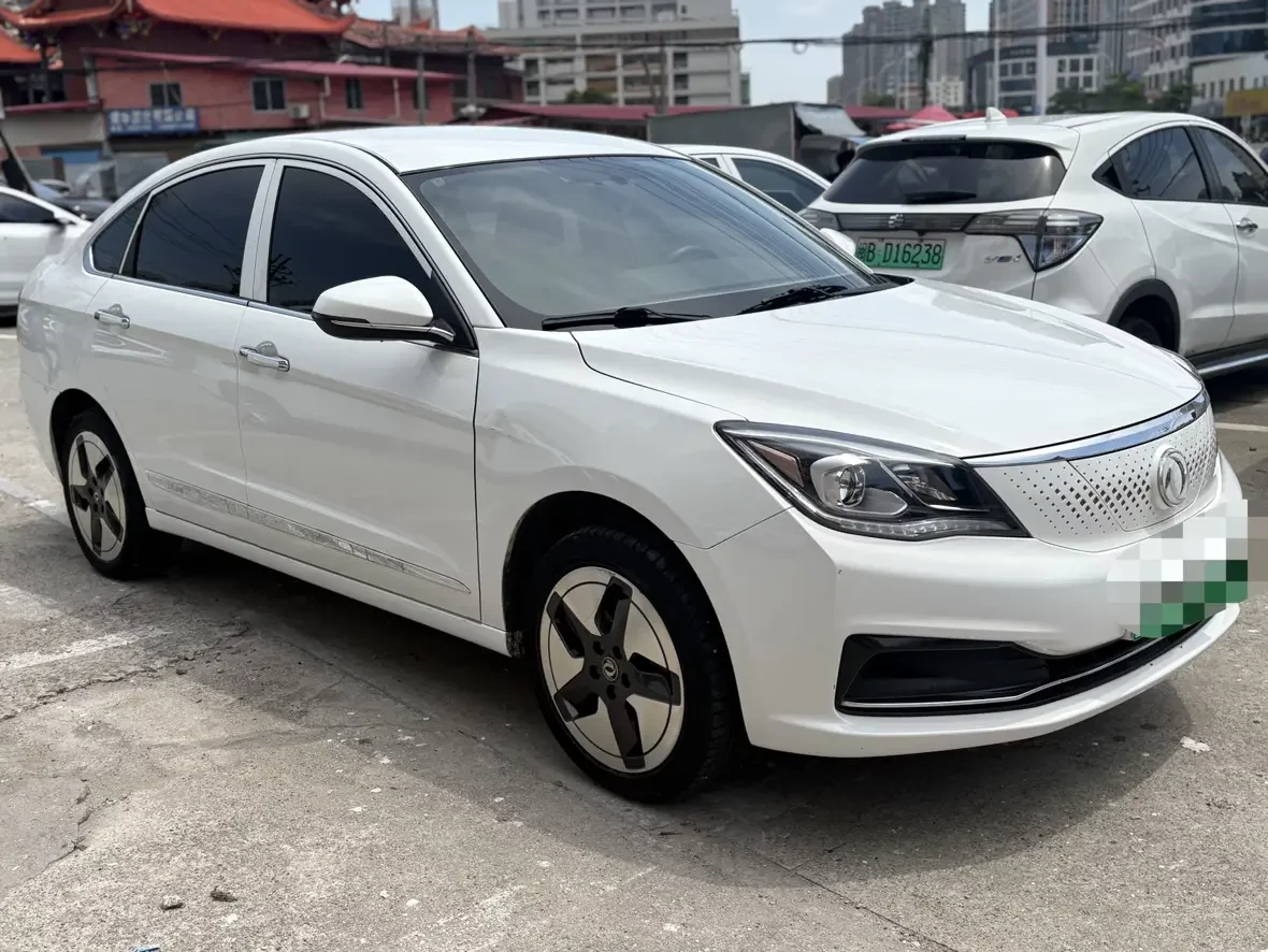 Dongfeng Fengshen E70