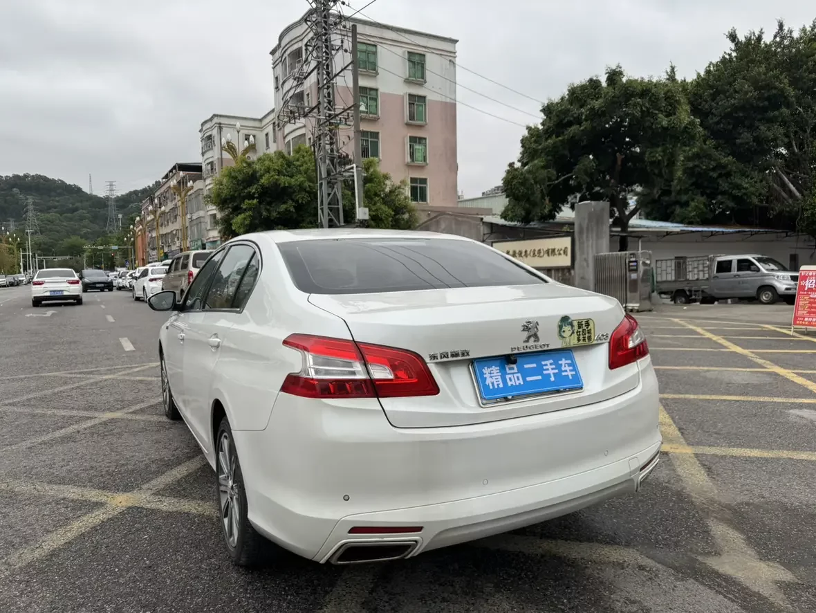 Peugeot 408
