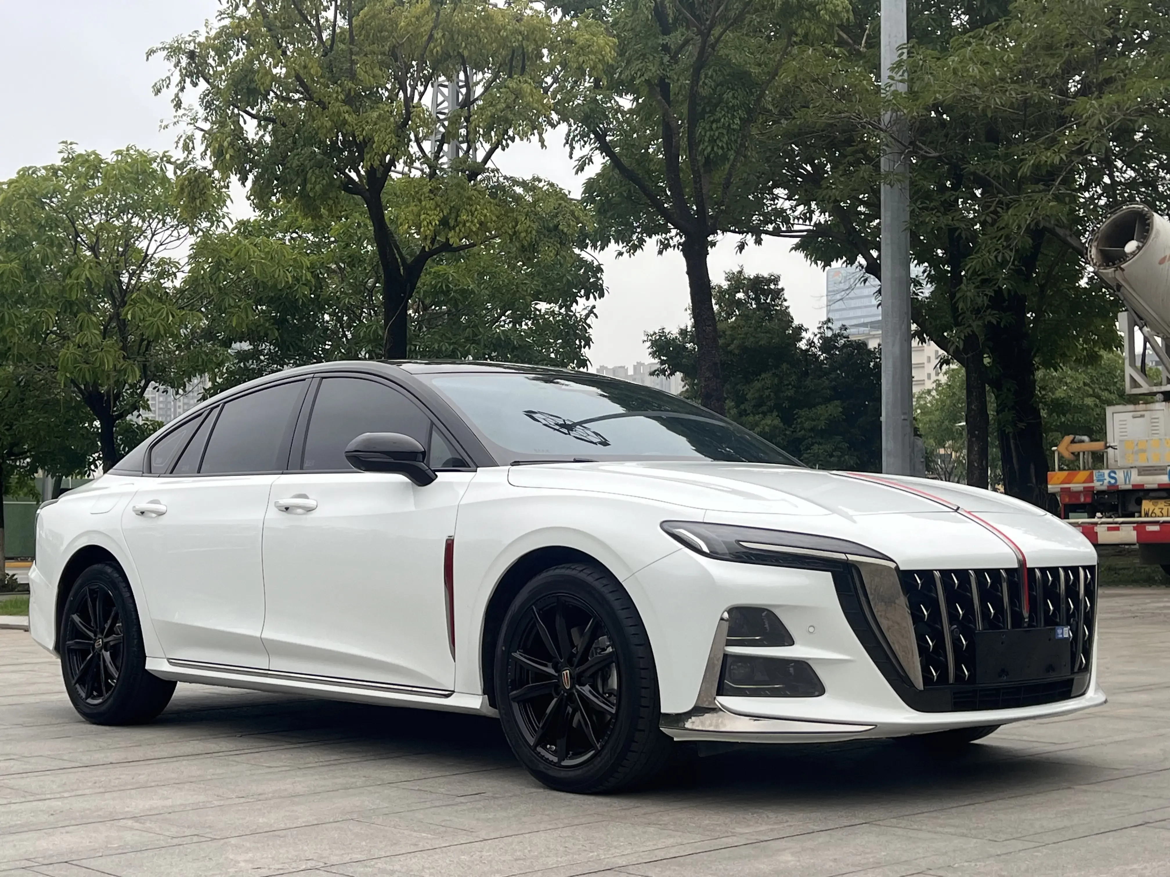 Hongqi H6