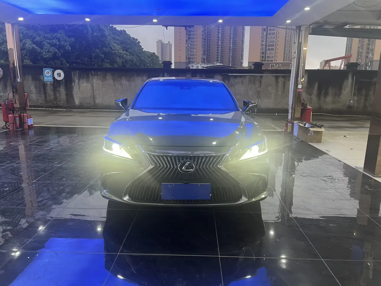 Lexus ES