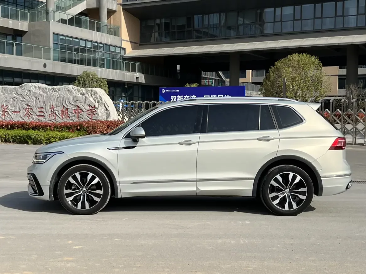 Volkswagen Tiguan L