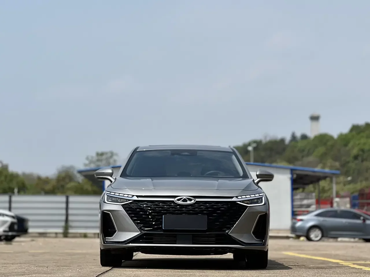 Chery Arrizo 8