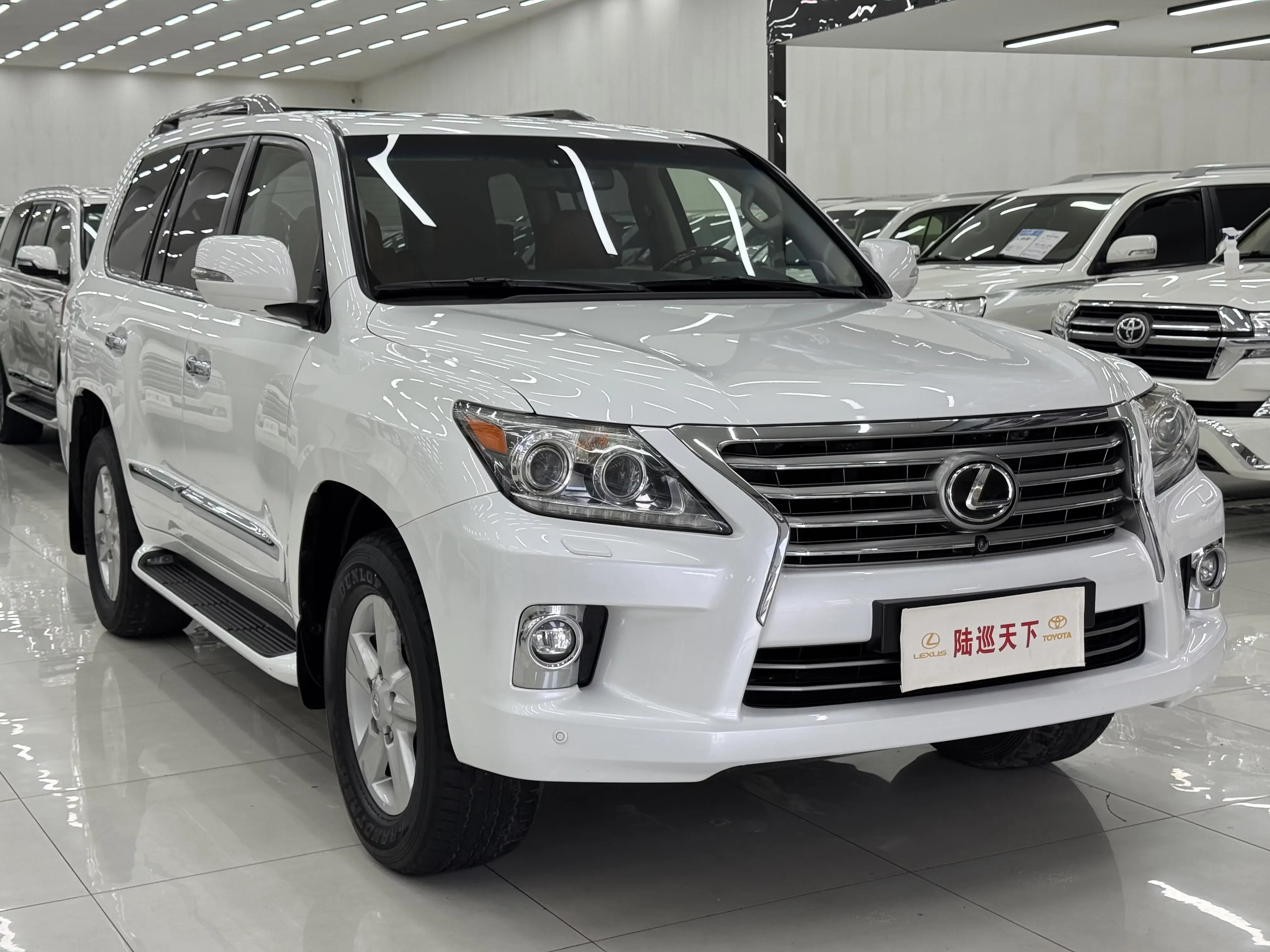Lexus LX