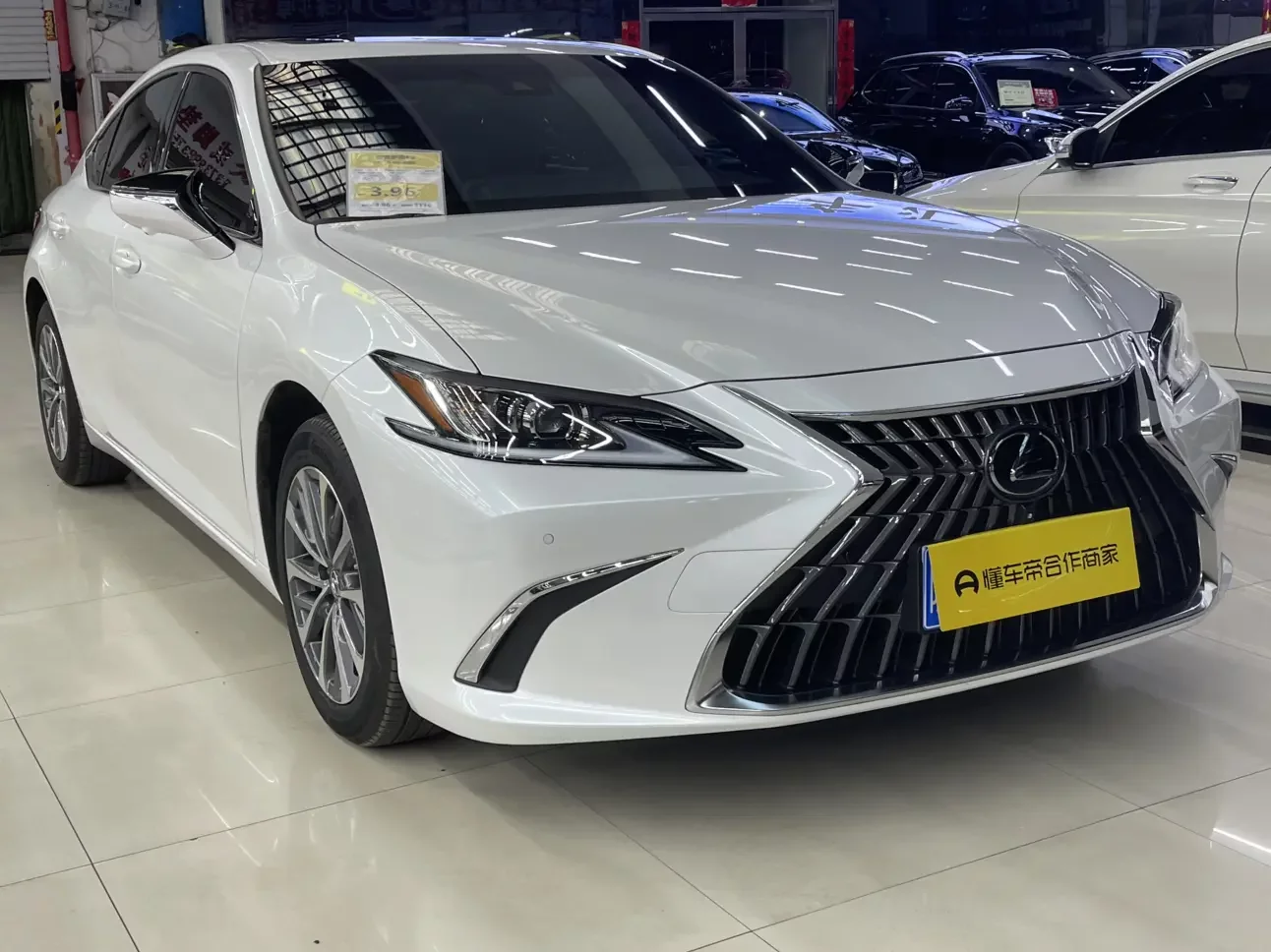 Lexus ES