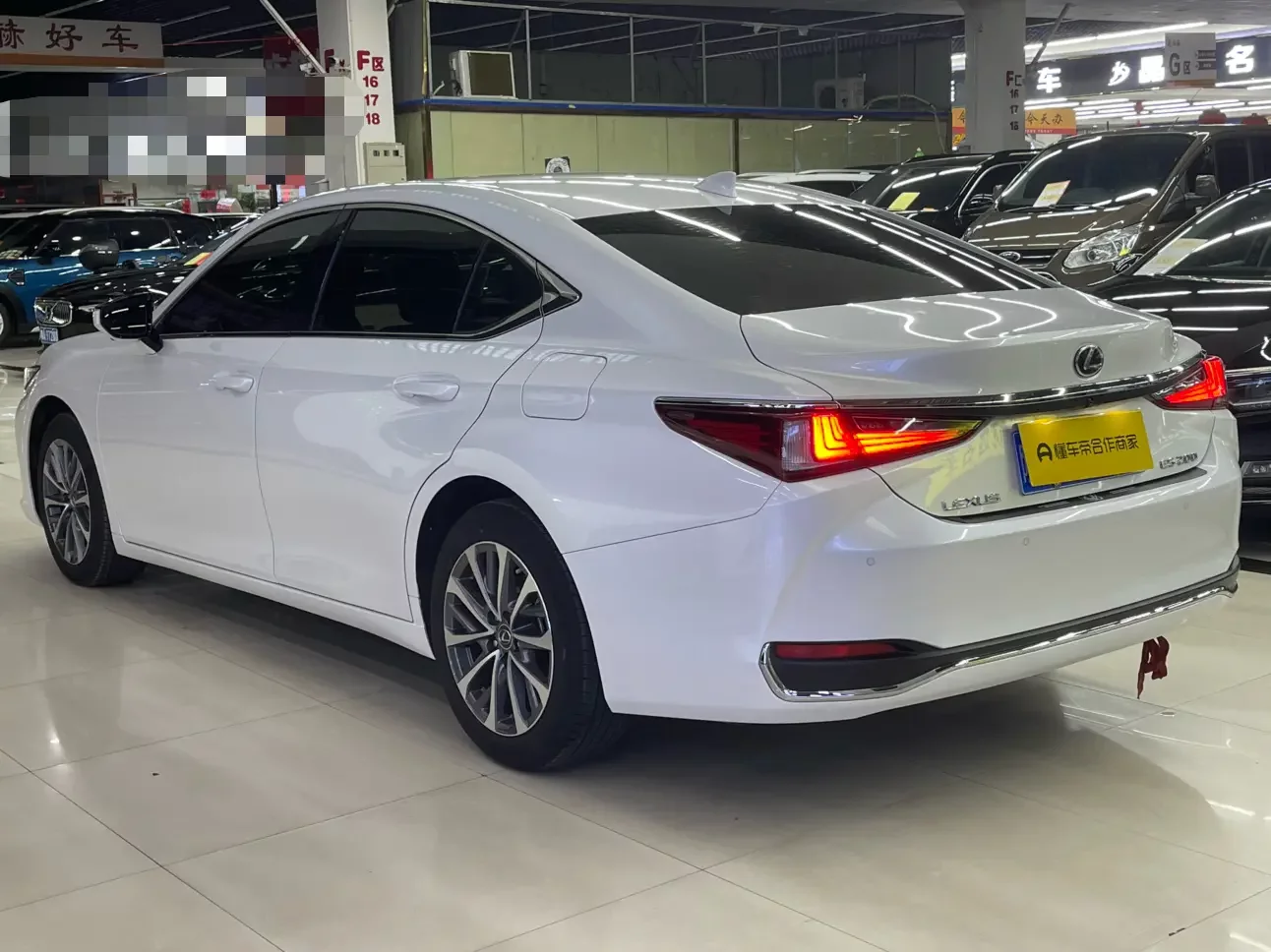 Lexus ES