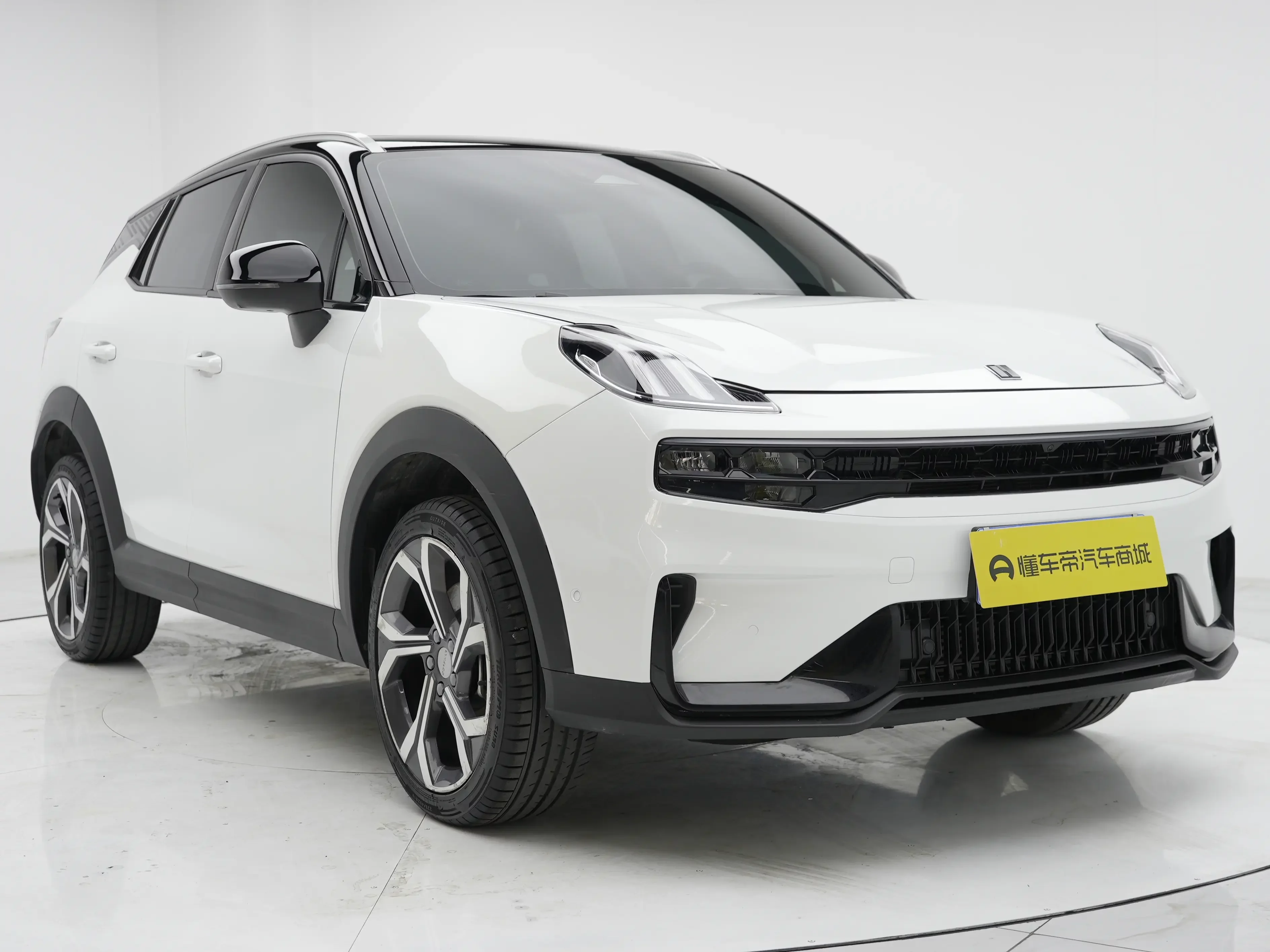 Lynk & Co 06