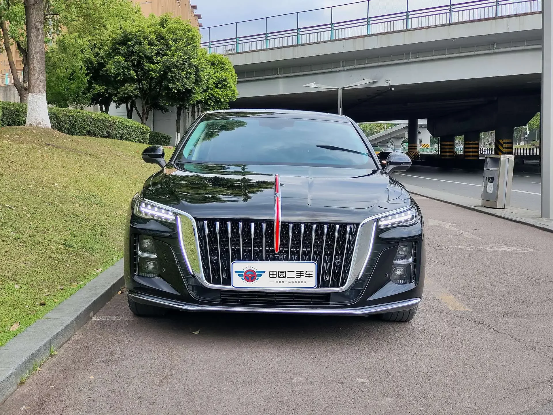Hongqi H5