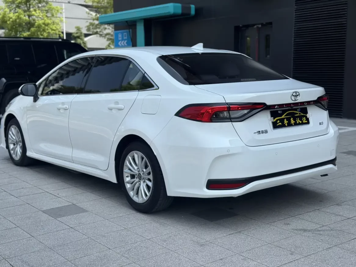 Toyota Asiatic lion