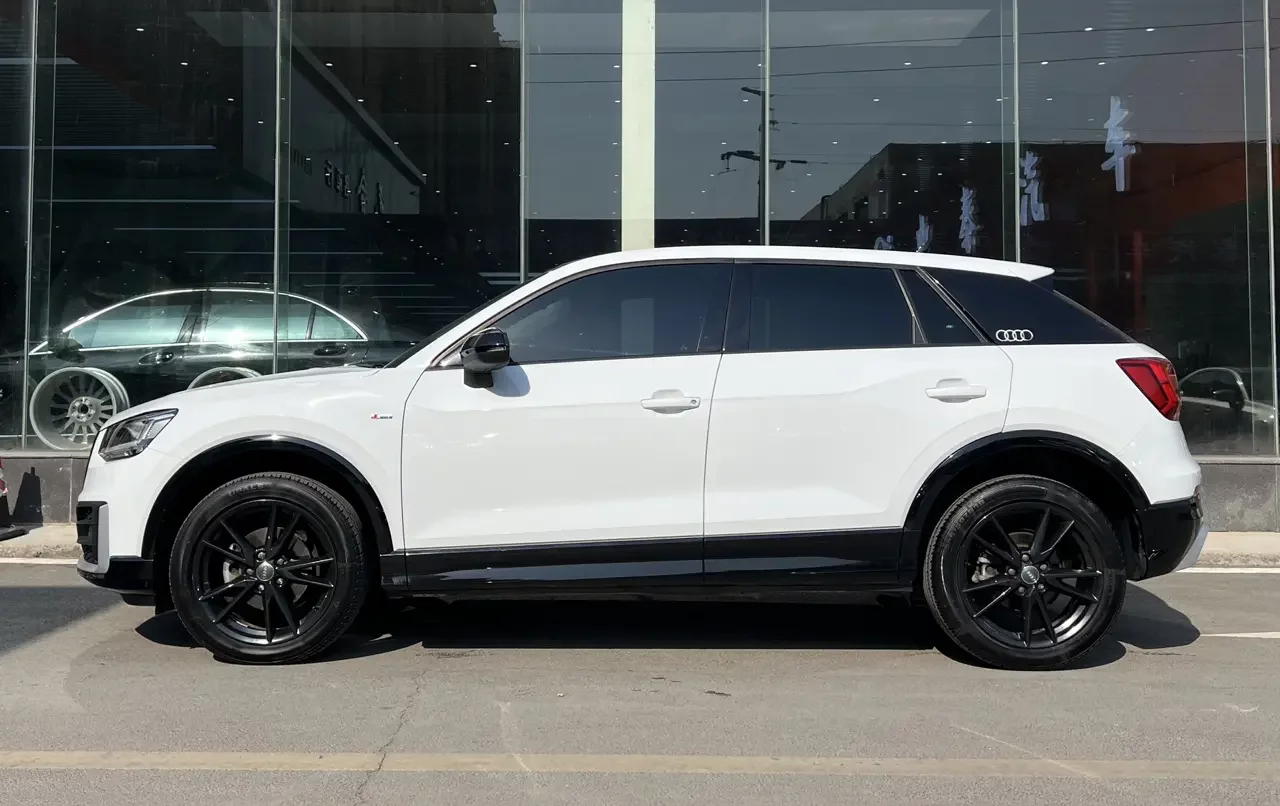Audi Q2L