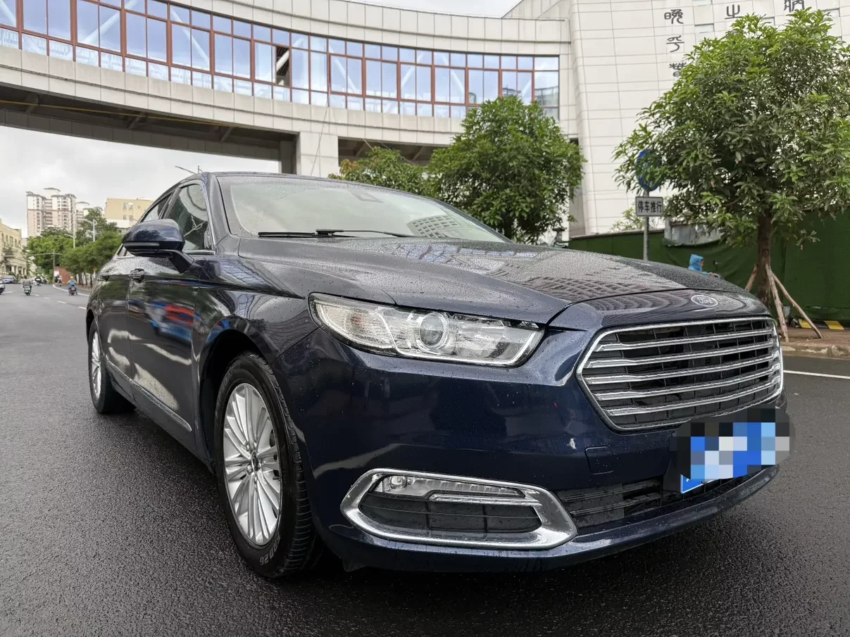 Ford Taurus