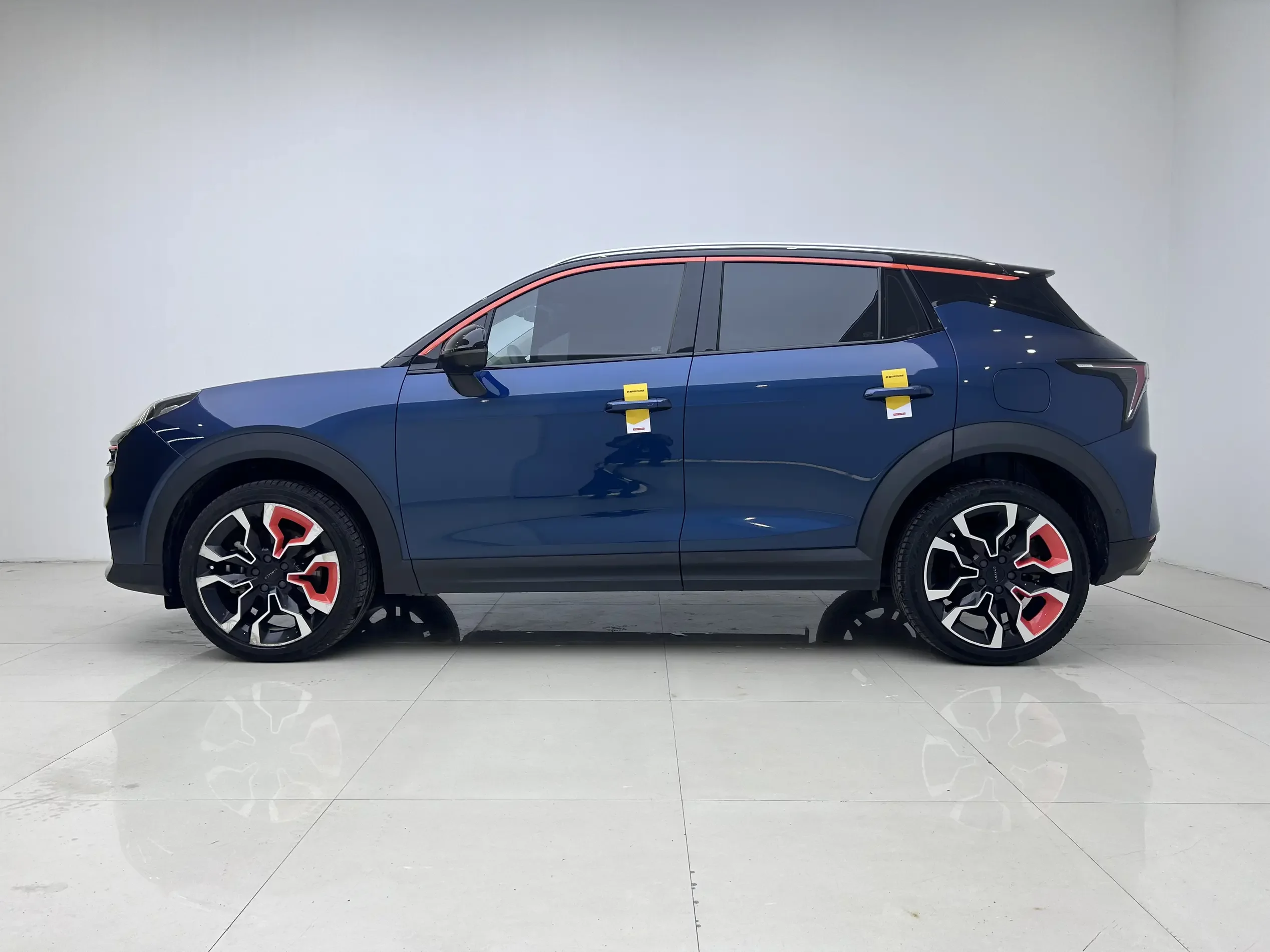 Lynk & Co 06