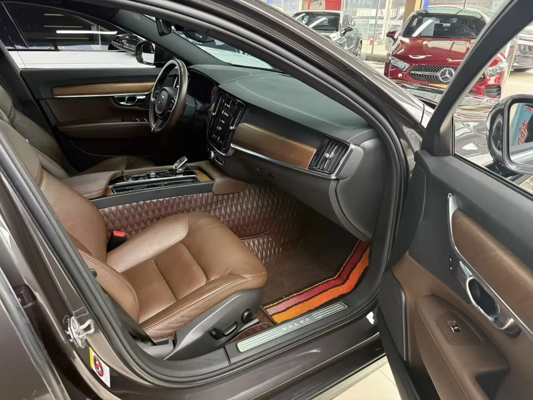 Volvo S90