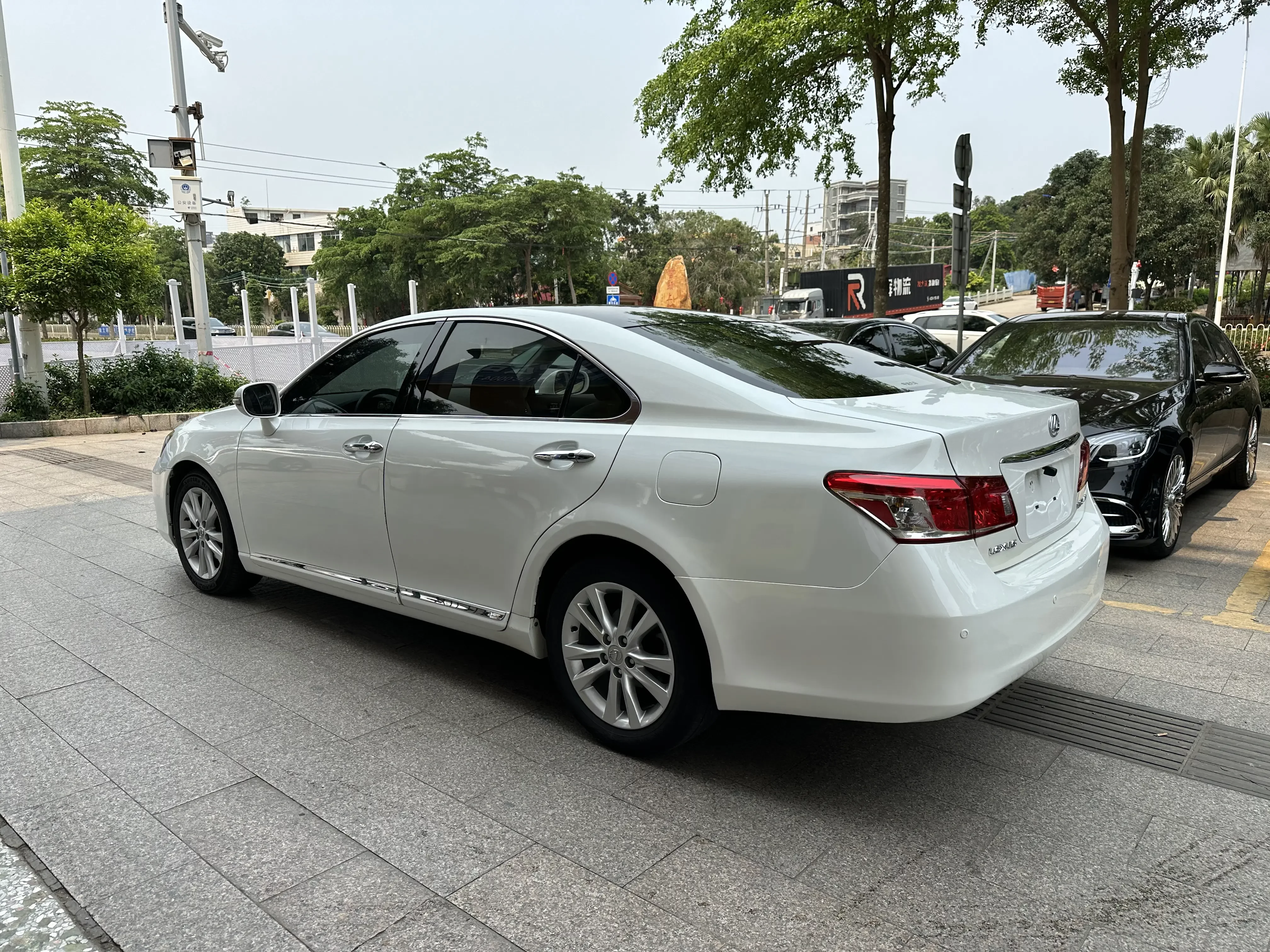 Lexus ES