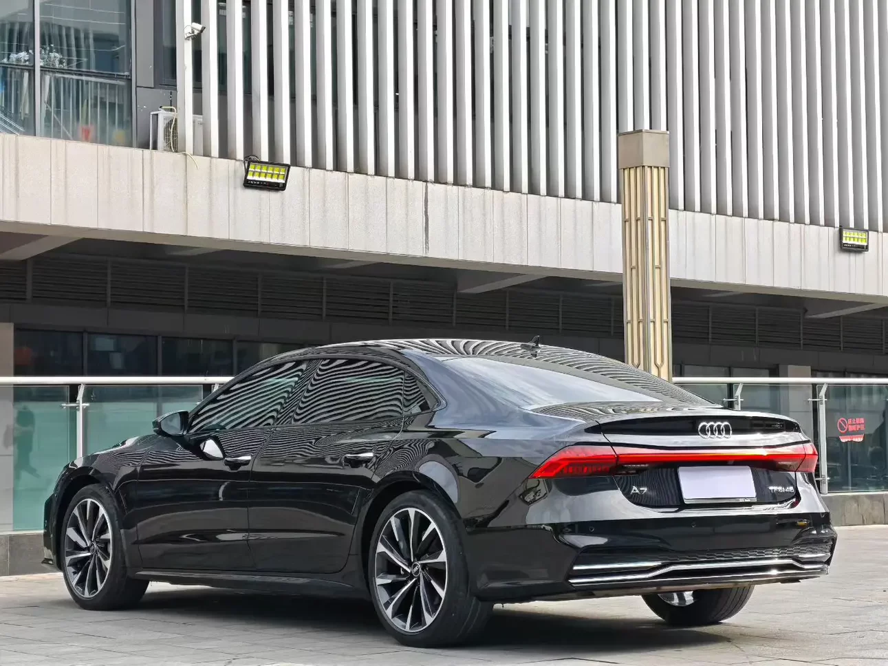 Audi A7L