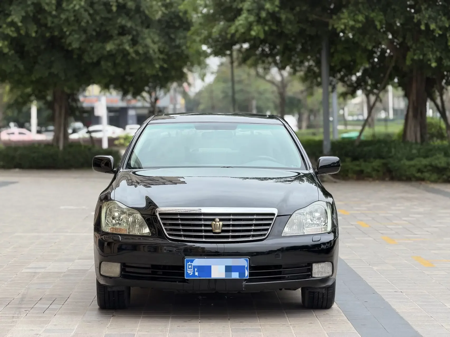 Toyota crown