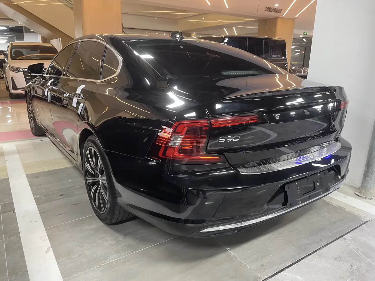 Volvo S90