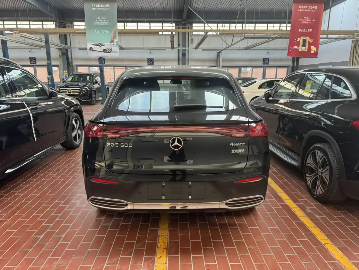 Mercedes-Benz EQE SUV