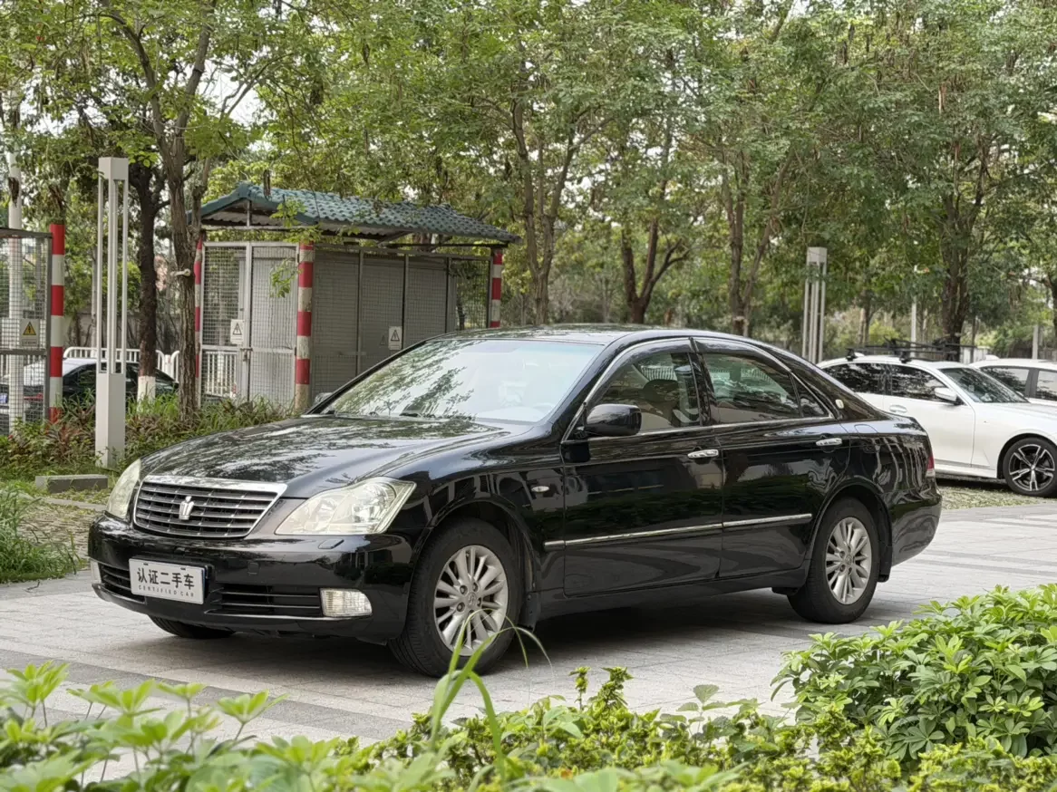 Toyota crown