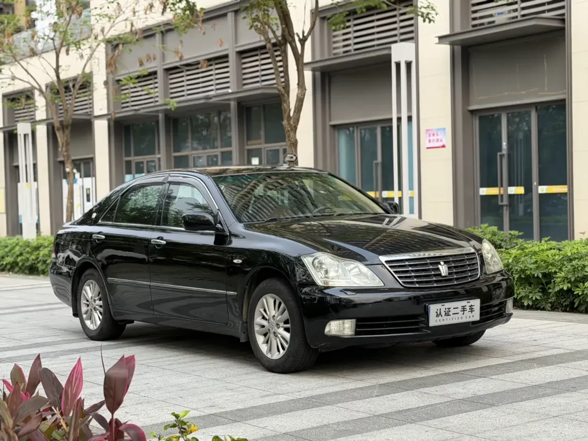 Toyota crown