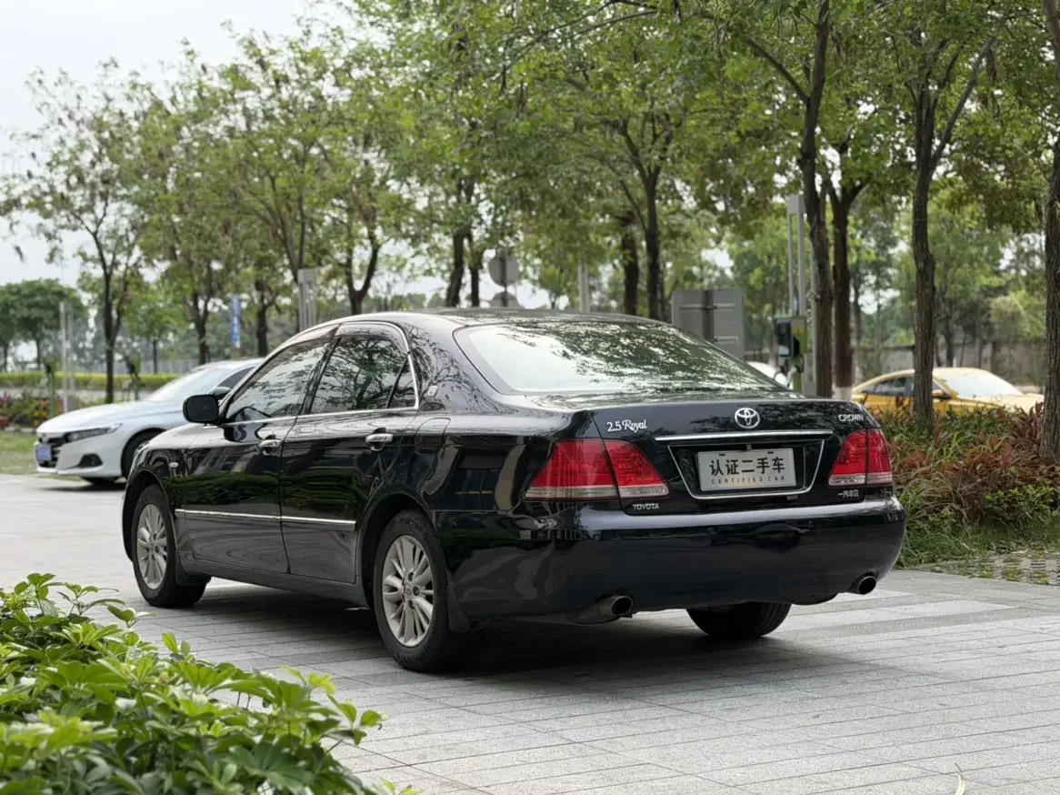 Toyota crown