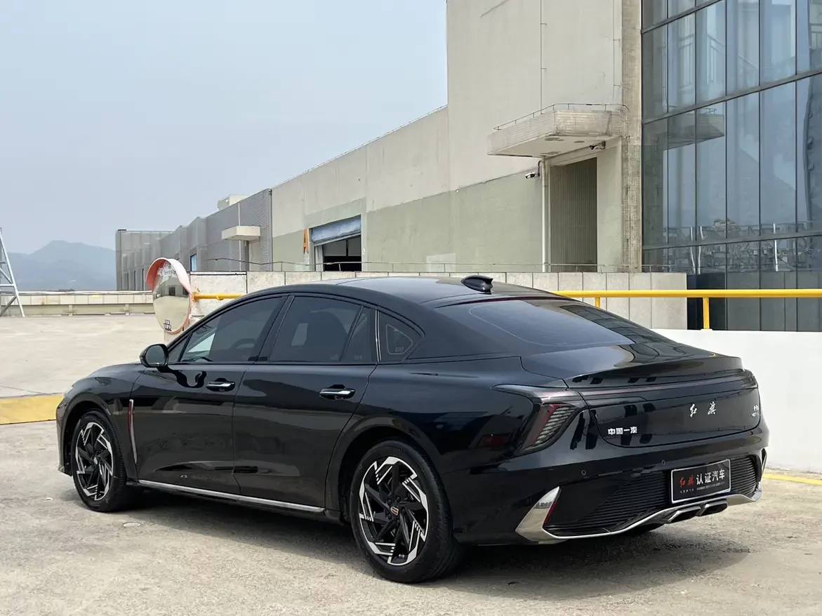 Hongqi H6