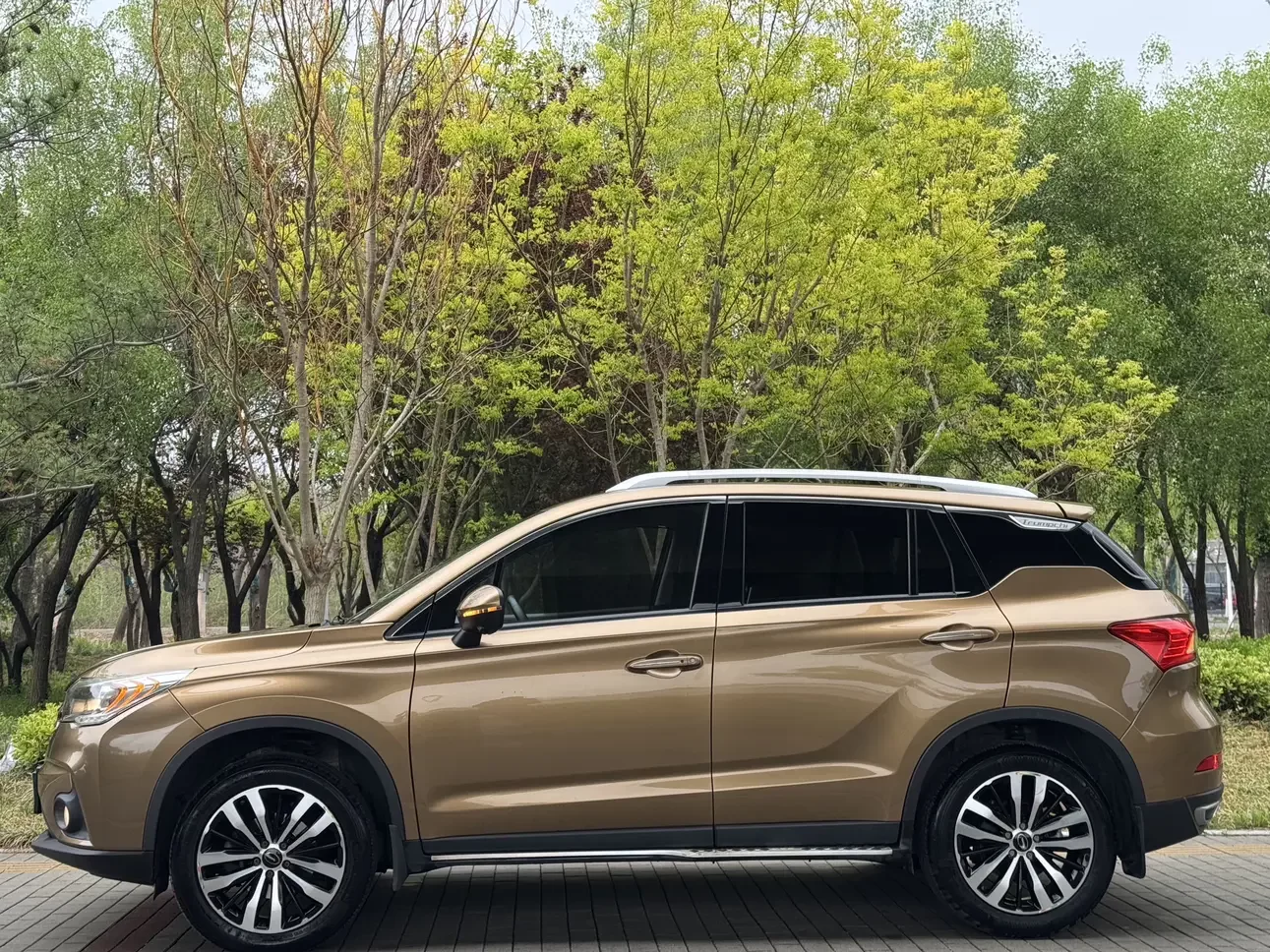 GAC Trumpchi GS4
