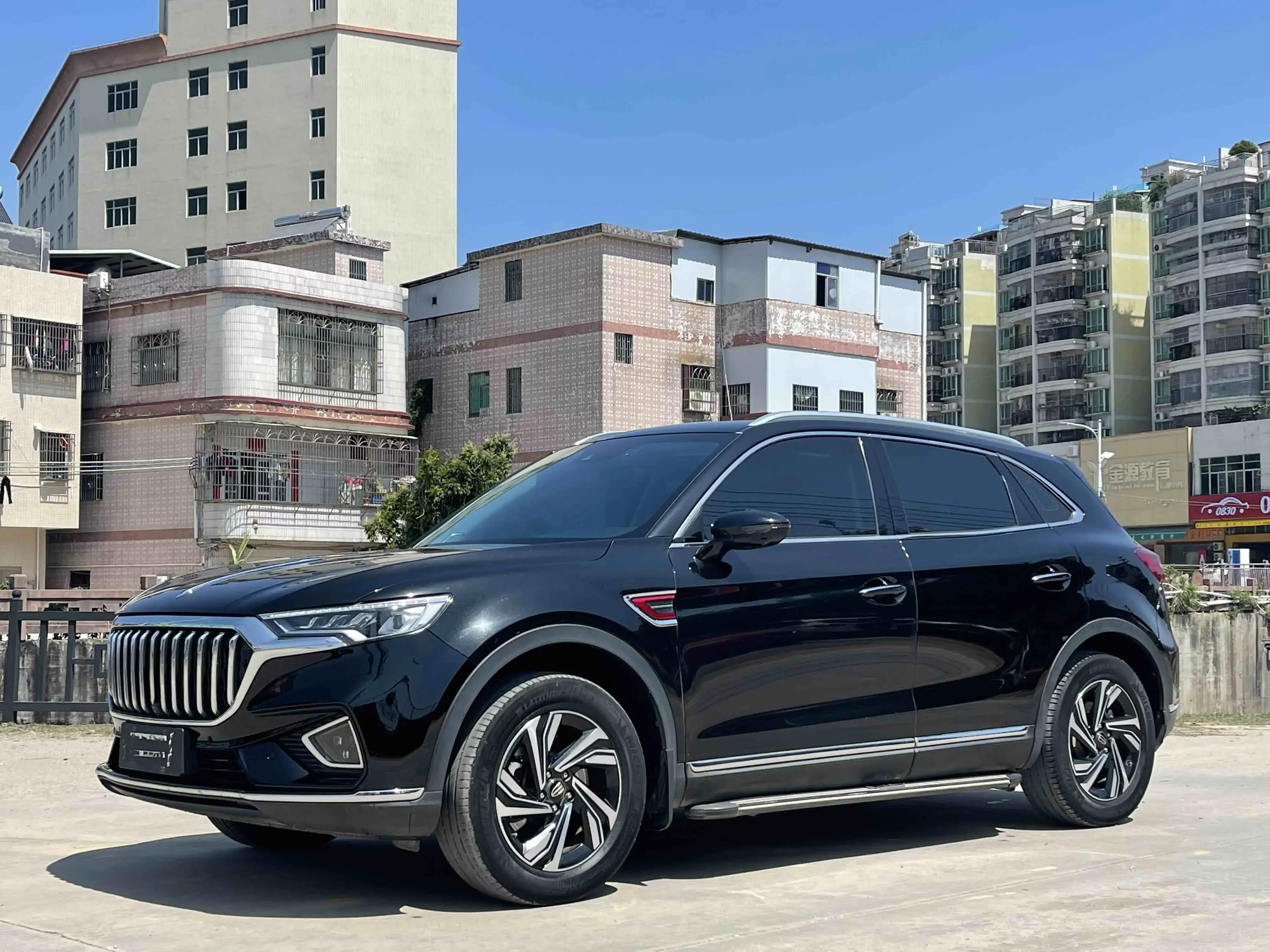 Hongqi HS5