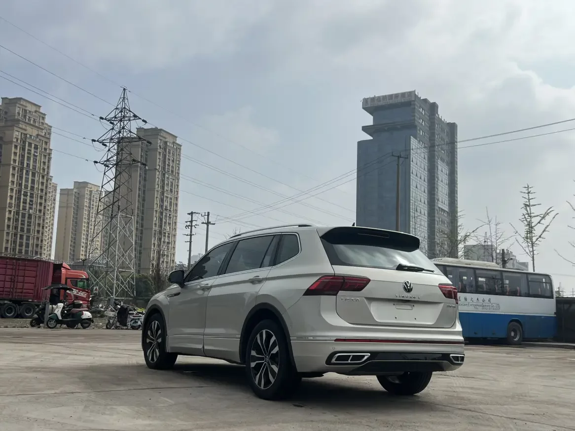 Volkswagen Tiguan L