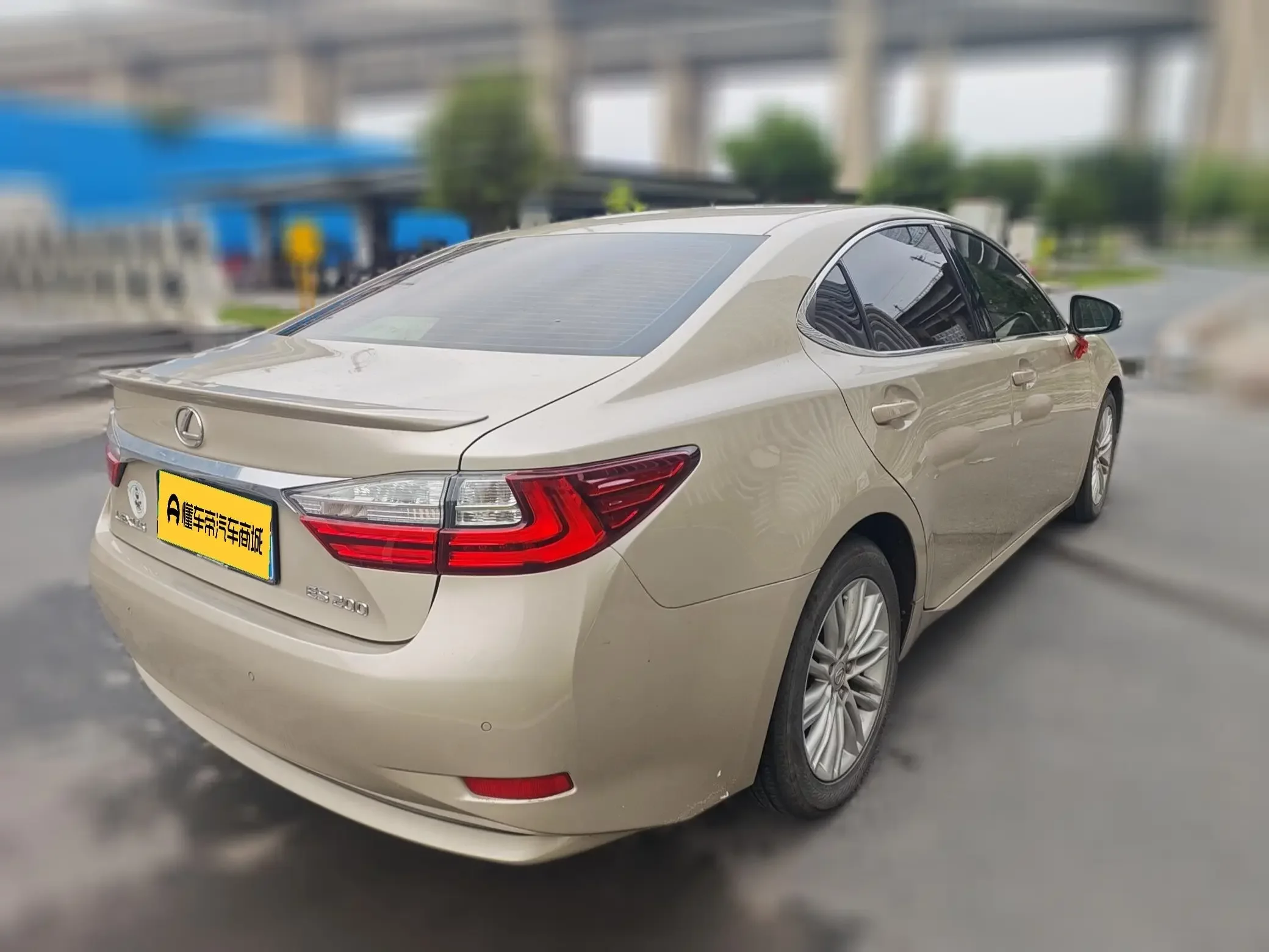 Lexus ES