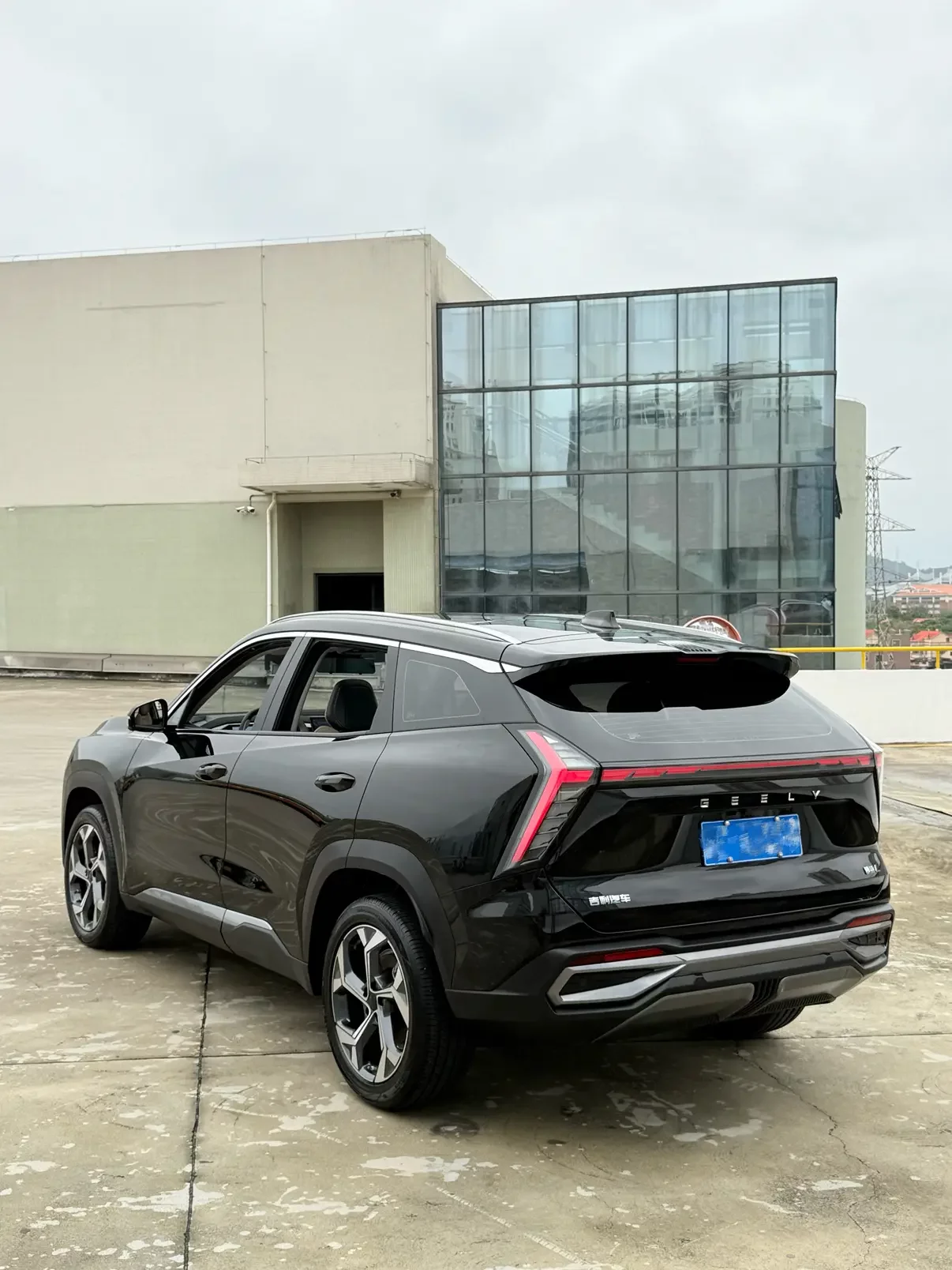 Geely Atlas L