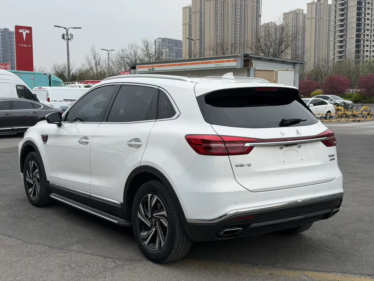 Hongqi HS5