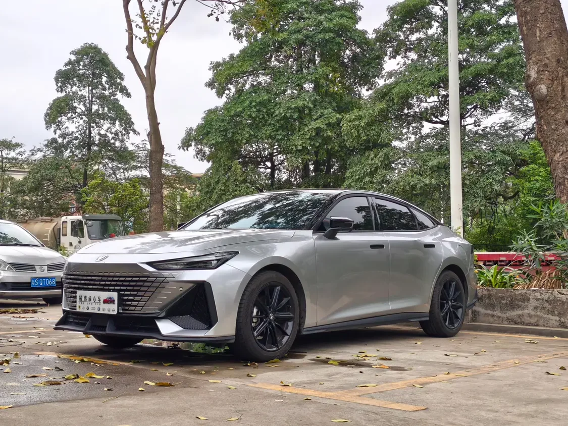 Changan UNI-V  из Китая