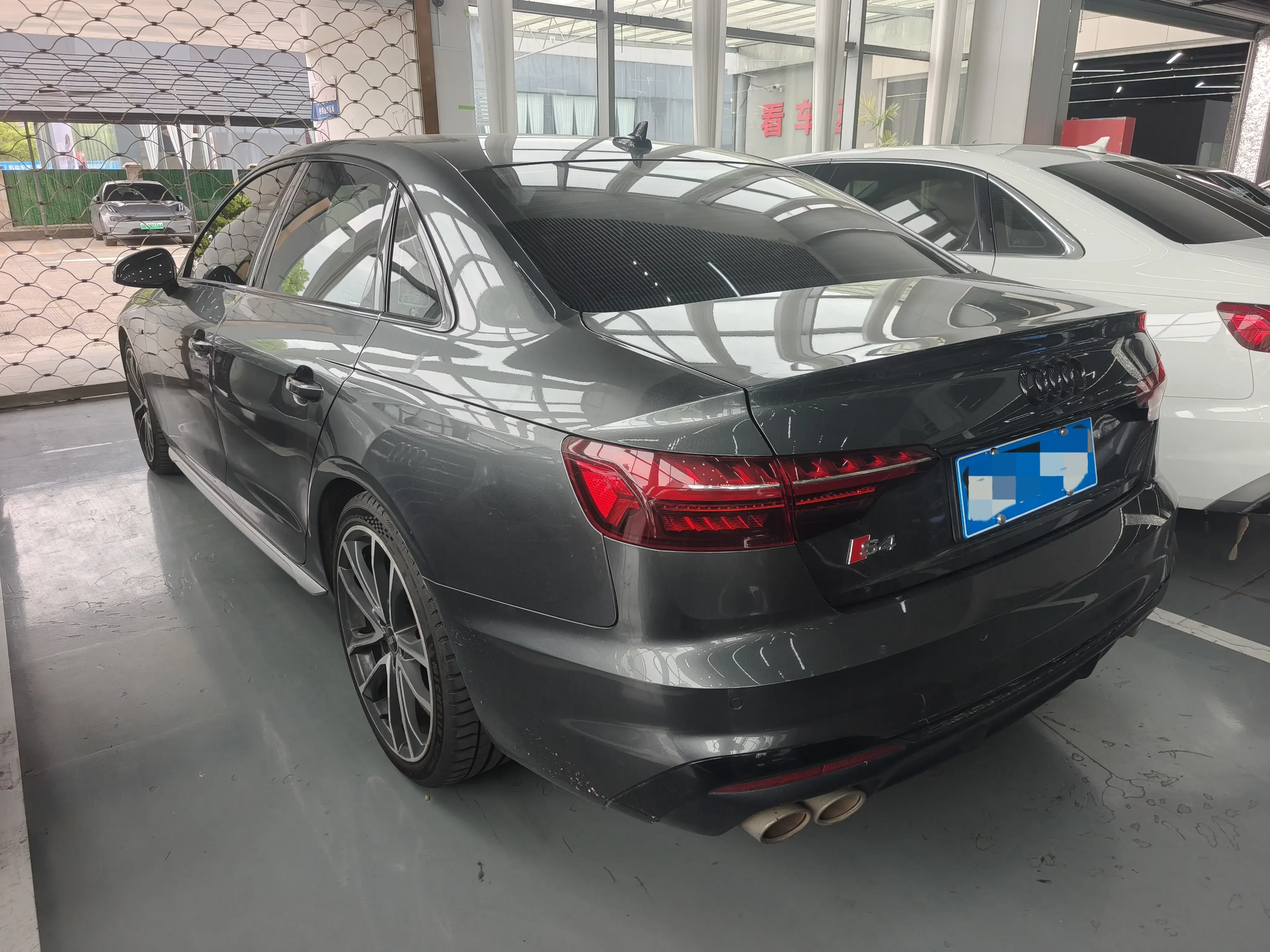 Audi S4