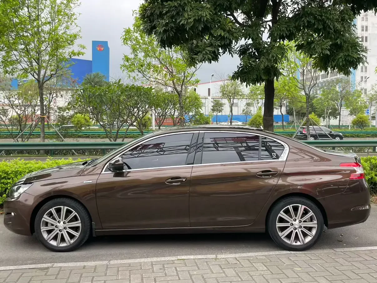 Peugeot 408