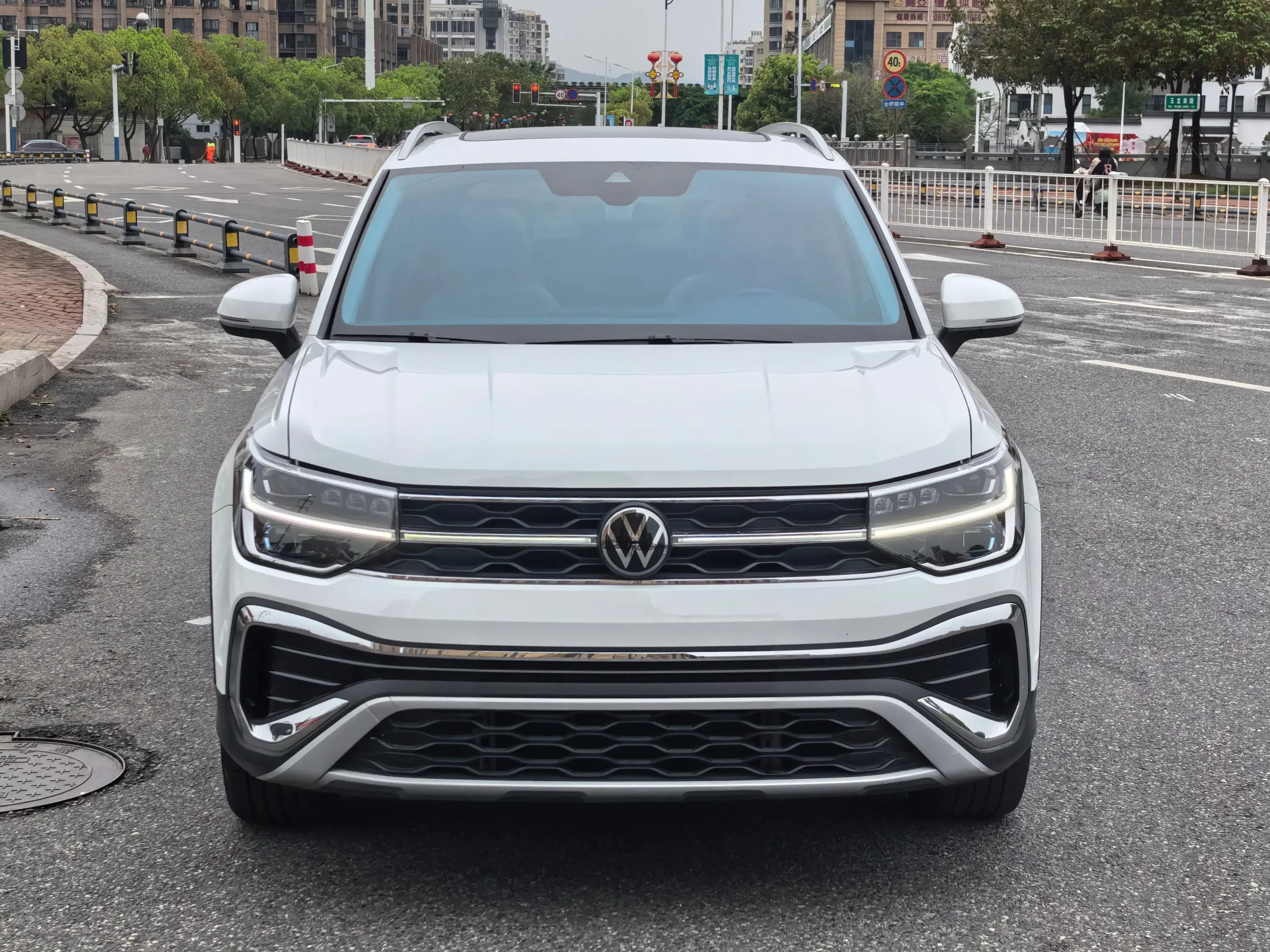 Volkswagen Tharu