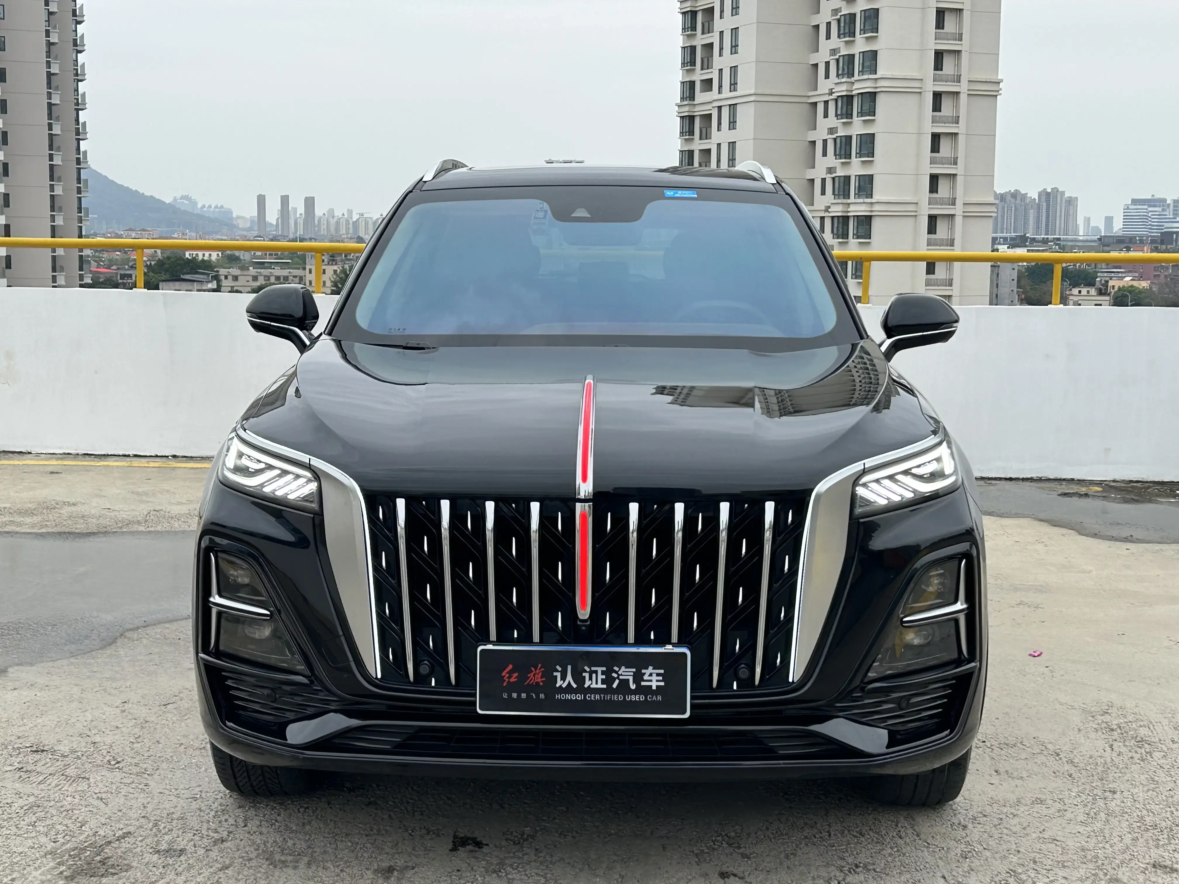 Hongqi HS5