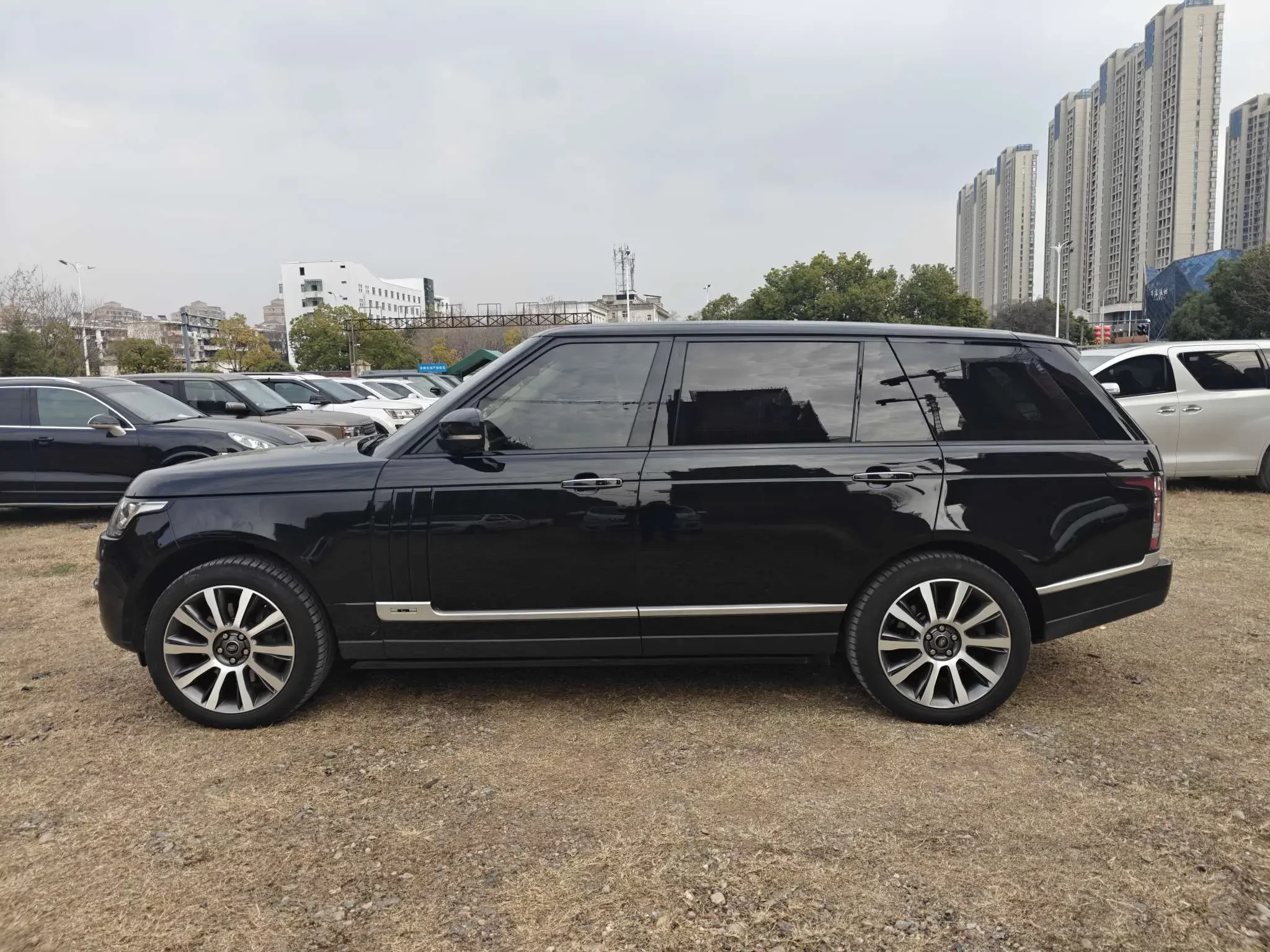 Land Rover range rover