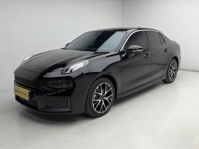 Lynk & Co 03