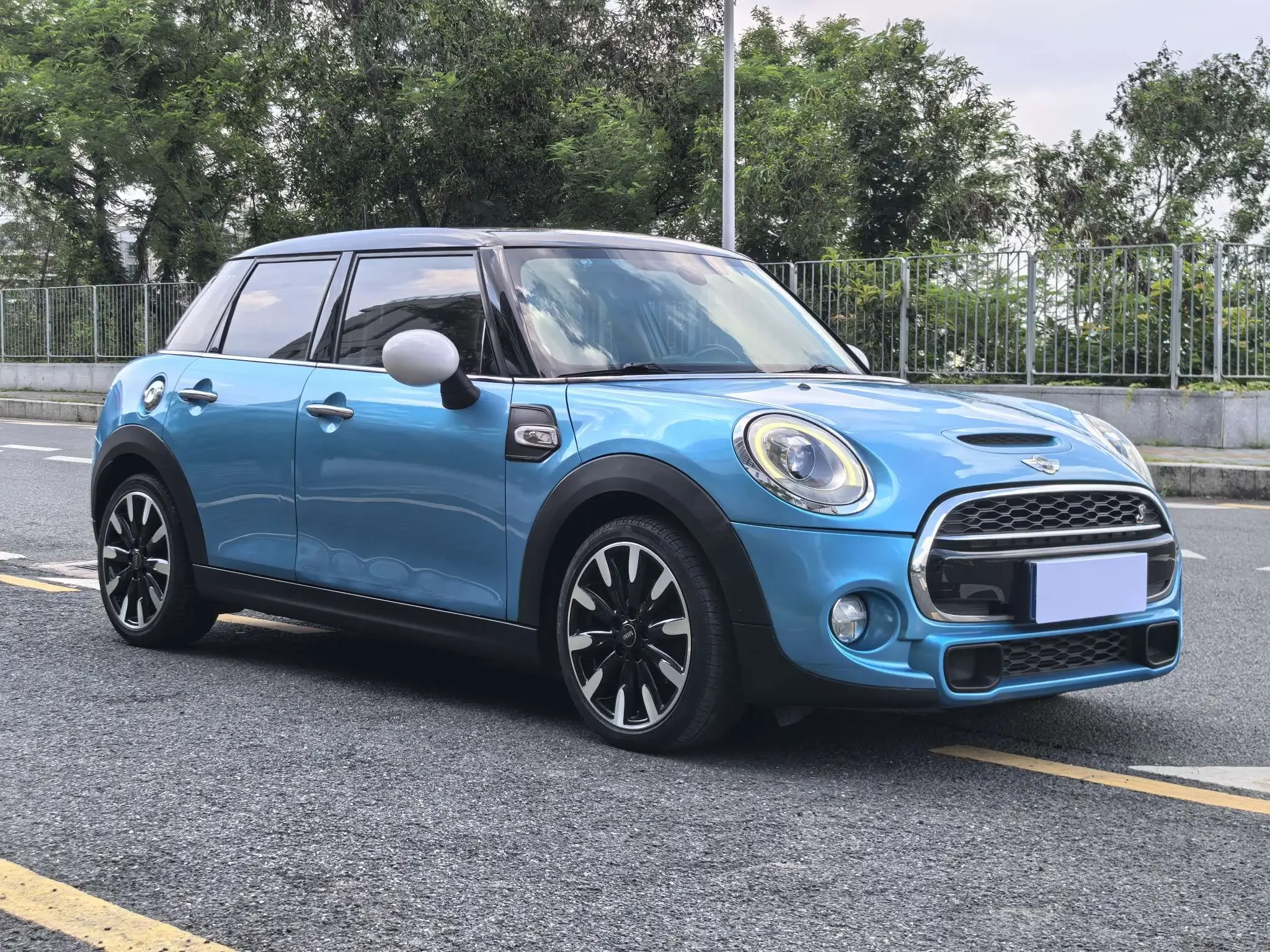 MINI 