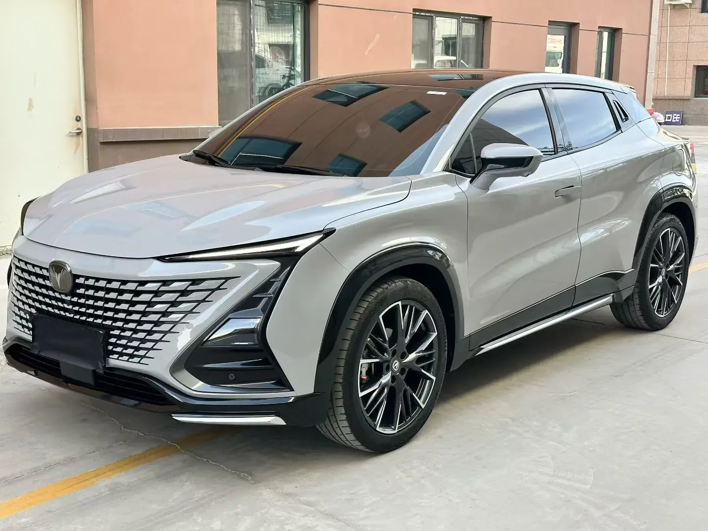 Changan UNI-T  из Китая