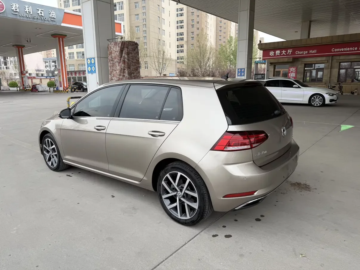 Volkswagen golf