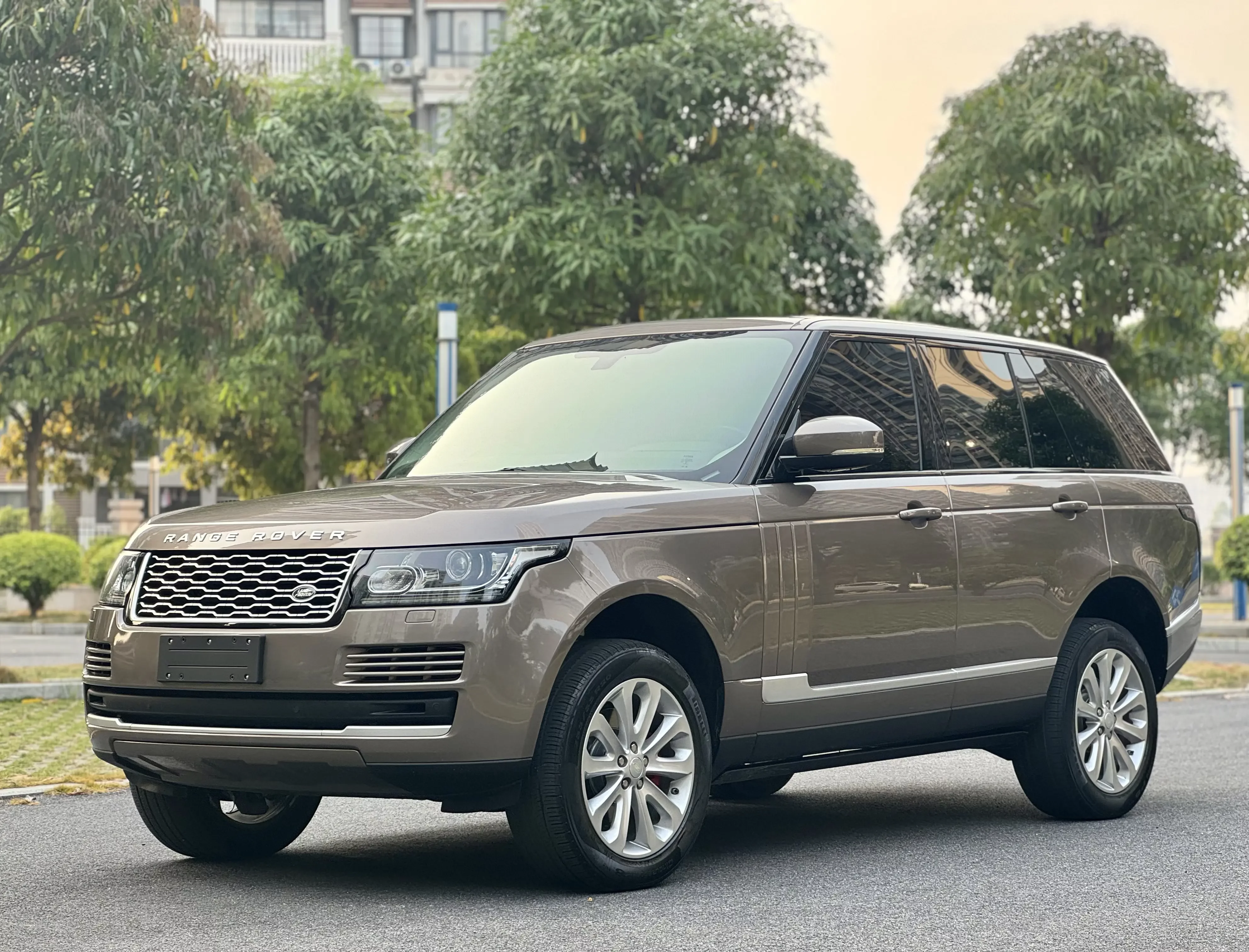 Land Rover range rover