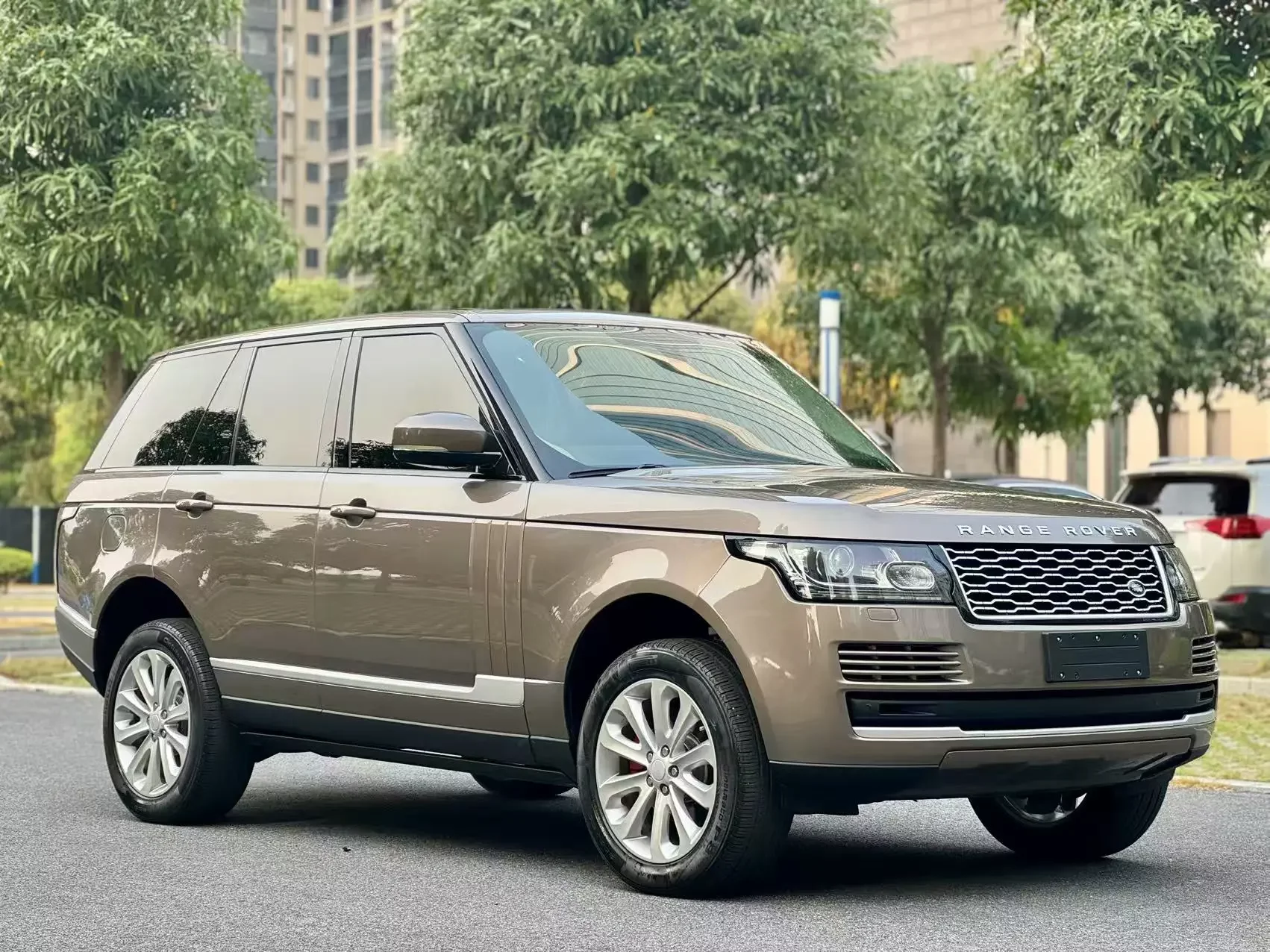 Land Rover range rover