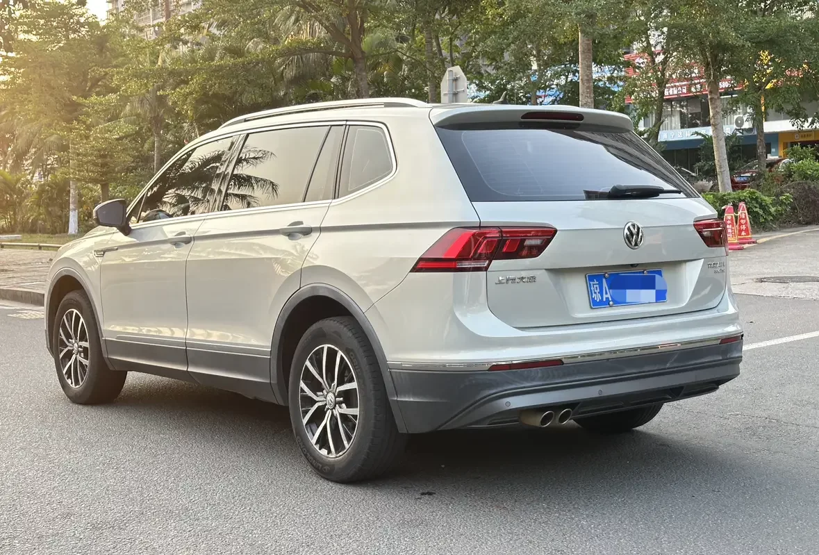 Volkswagen Tiguan L