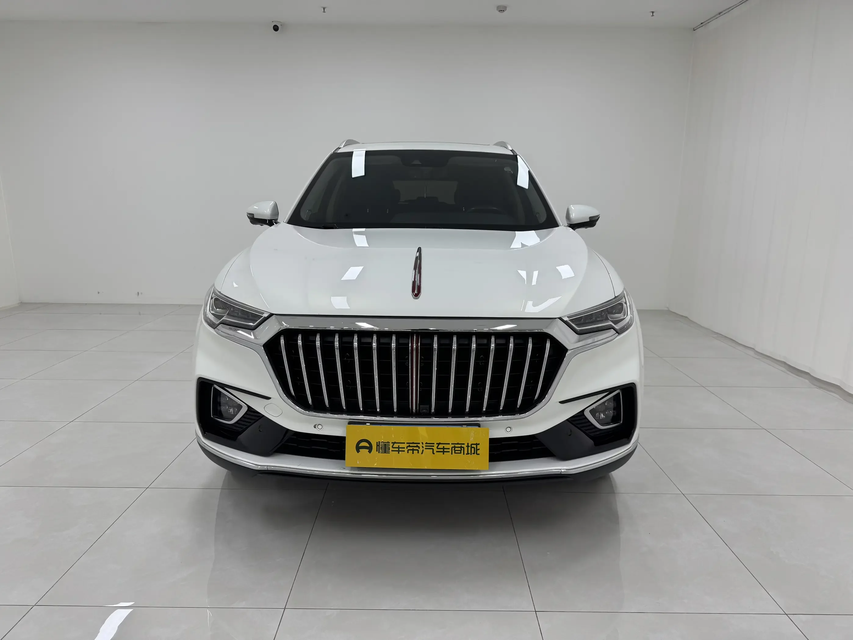Hongqi HS5