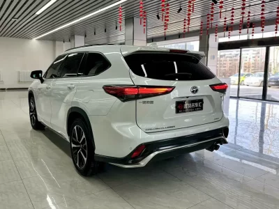Toyota Crown Kluger